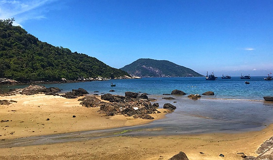 石头科技：前三季度营收超120亿元 大增72%