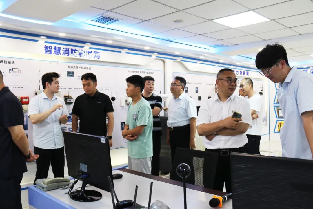 配电柜制造企业智能化转型升级研讨会在力安成功举办